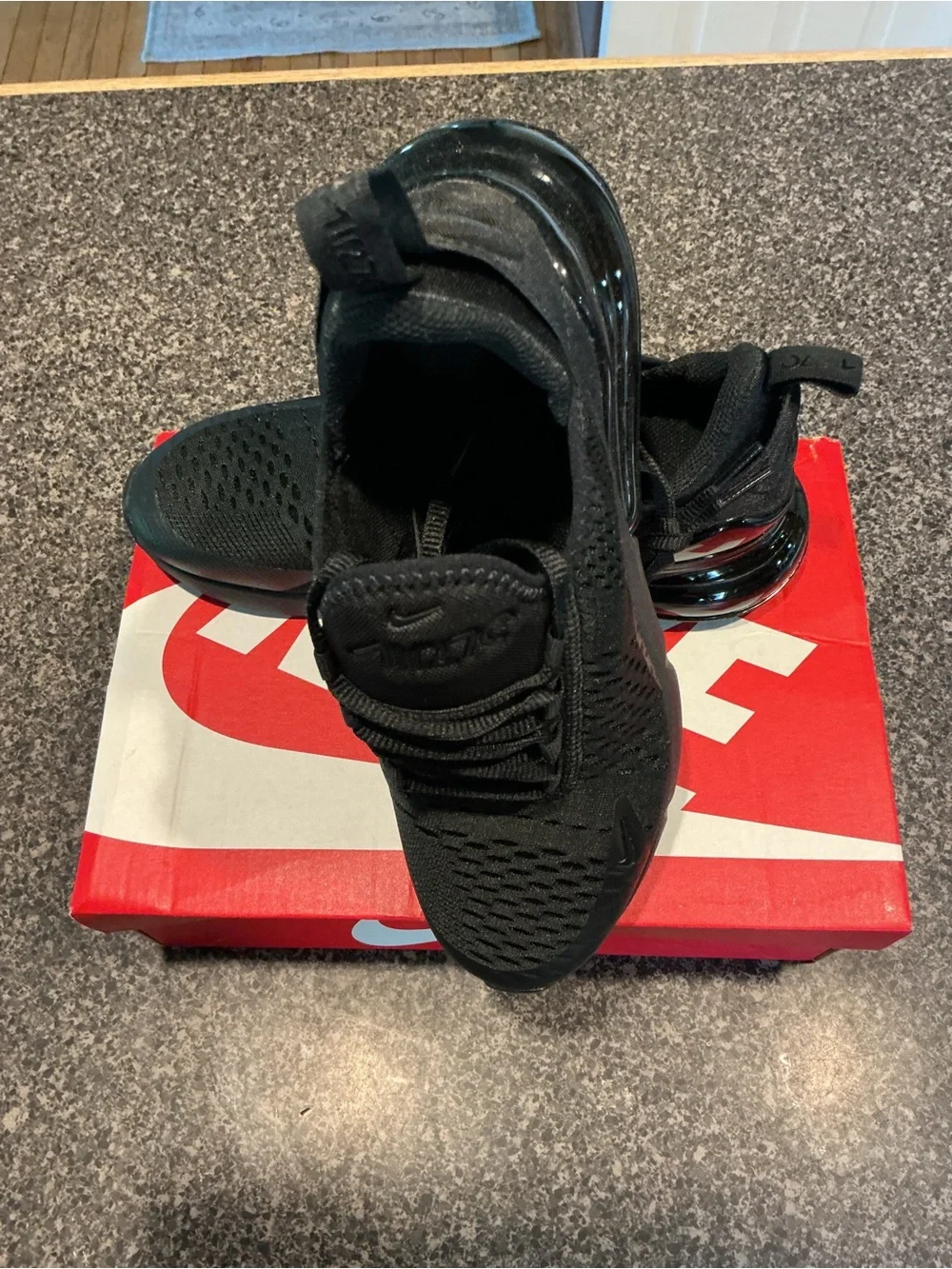 Nike Air270 Max GS Triple Black Men's Sneakers unisex Youth 6 Women’s 7.5